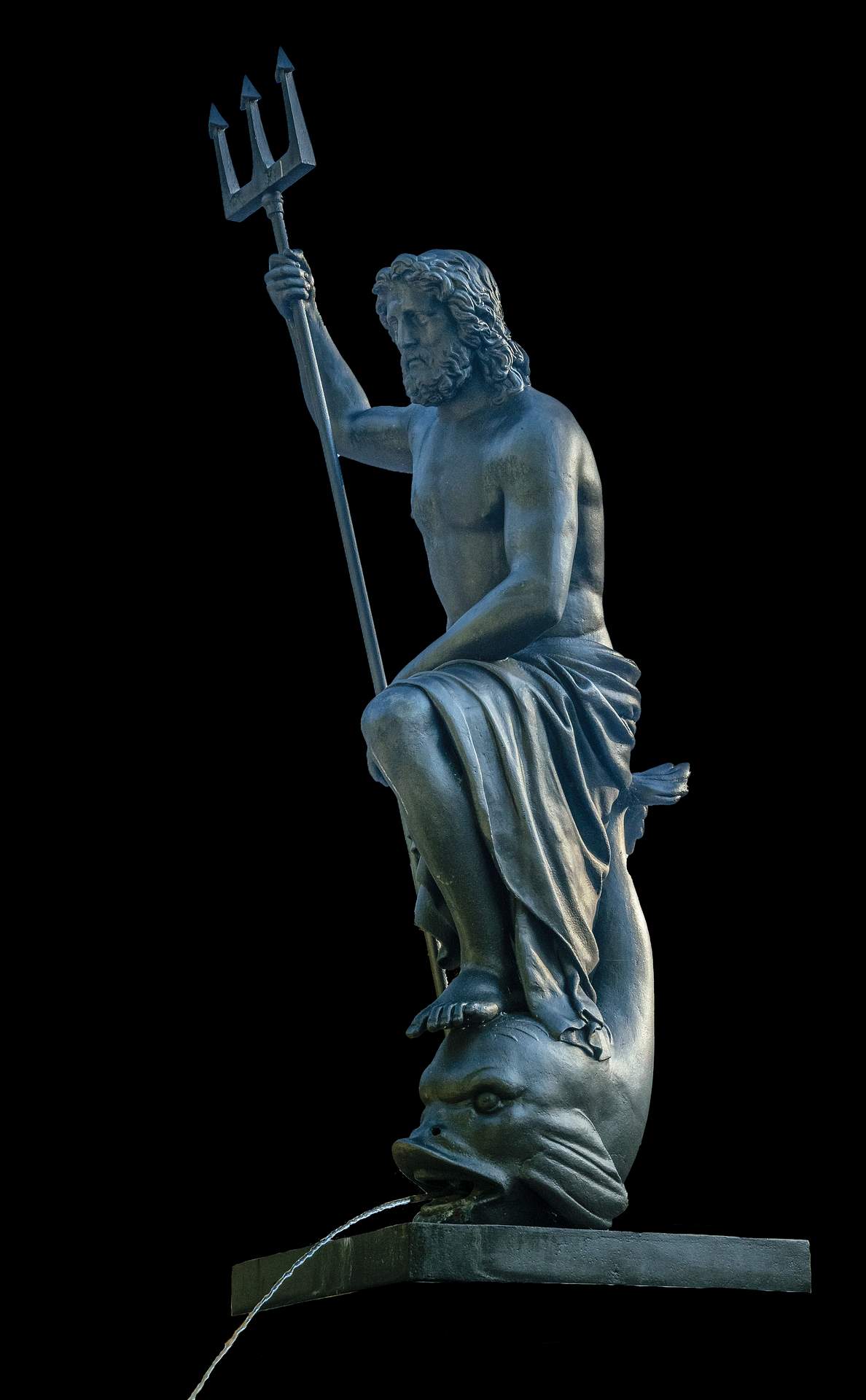 Statua di Poseidone con tridente